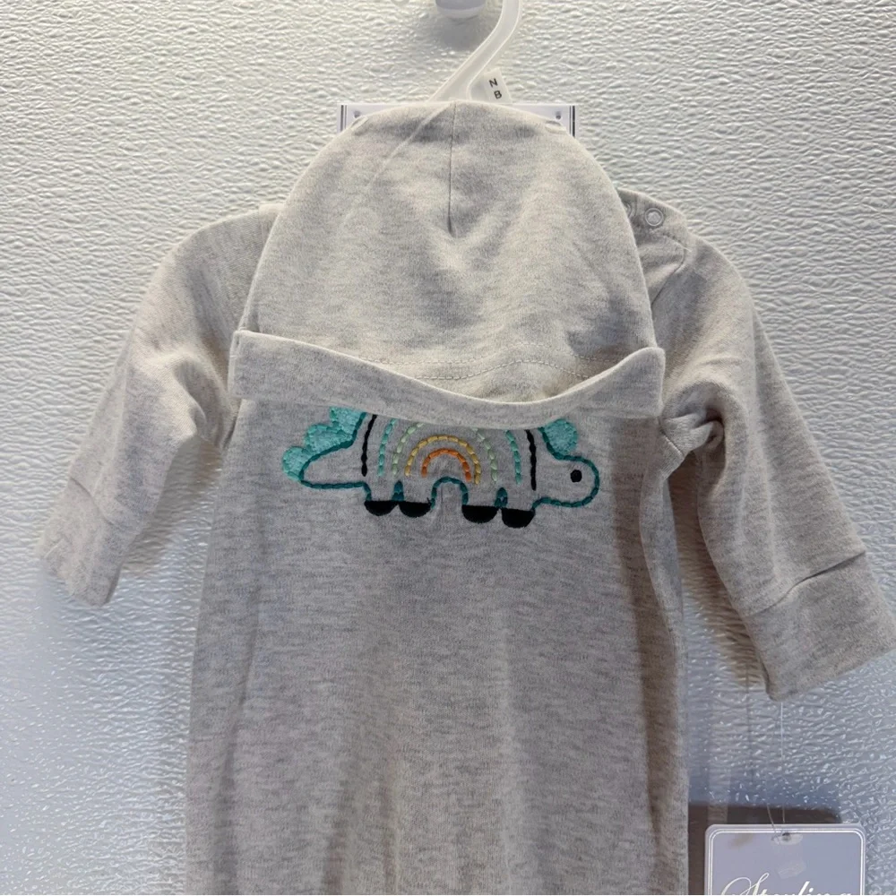 Sterling Baby‎ NB Dinosaur Footed Sleeper Hat Set Gray